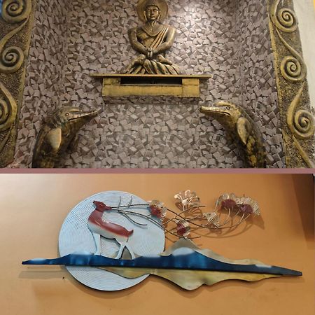 Rk Hotel & Restaurant ديواس المظهر الخارجي الصورة